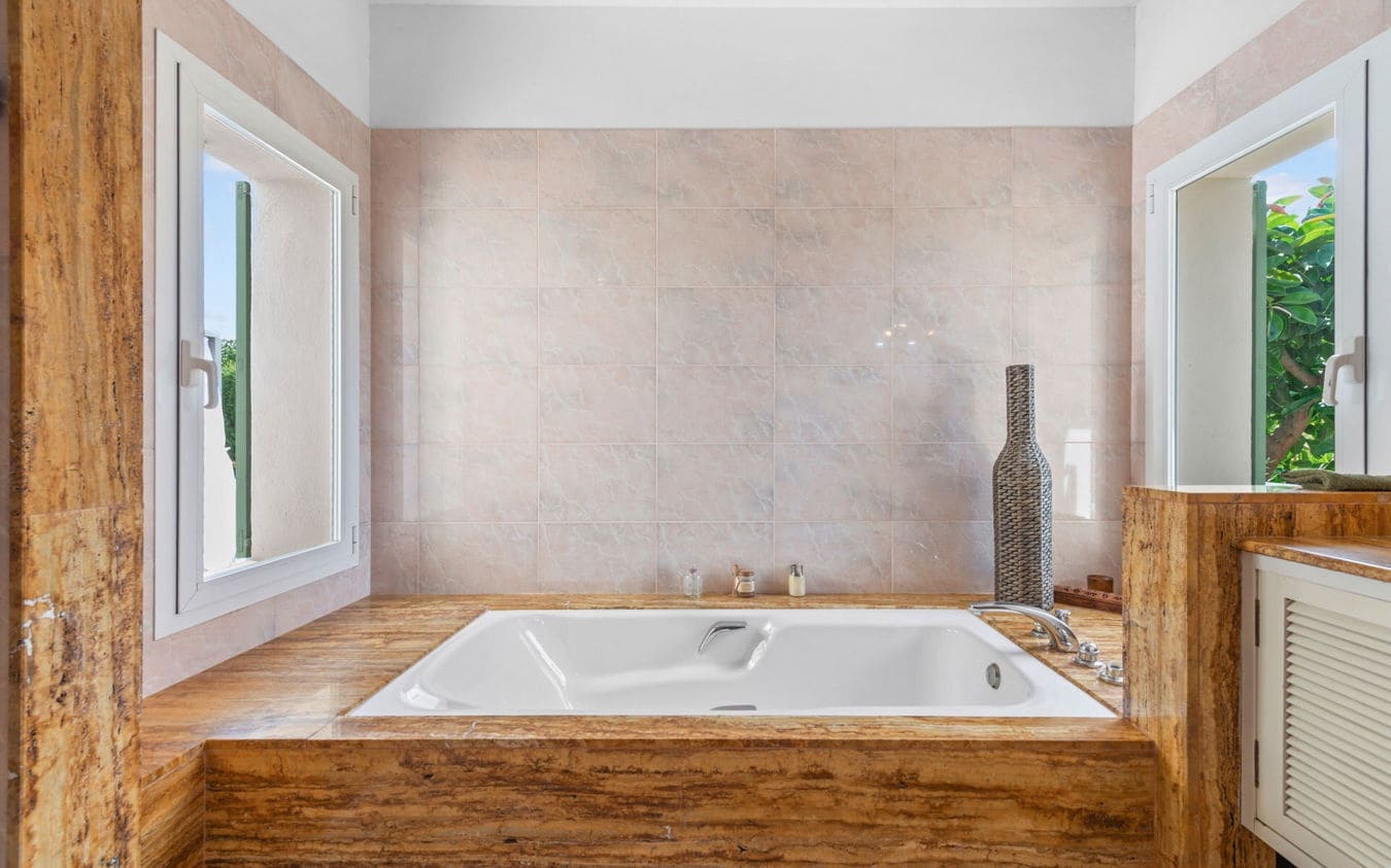 4 makuuhuone Huvila myytävänä paikassa Santa Ponsa mukana uima-altaan 
autotalli - 2 800 000 € (Ref: 9462655)