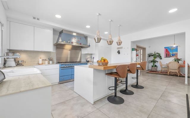 4 makuuhuone Huvila myytävänä paikassa Santa Ponsa, Calvià mukana uima-altaan 
autotalli - 2 800 000 € (Ref: 9462655)