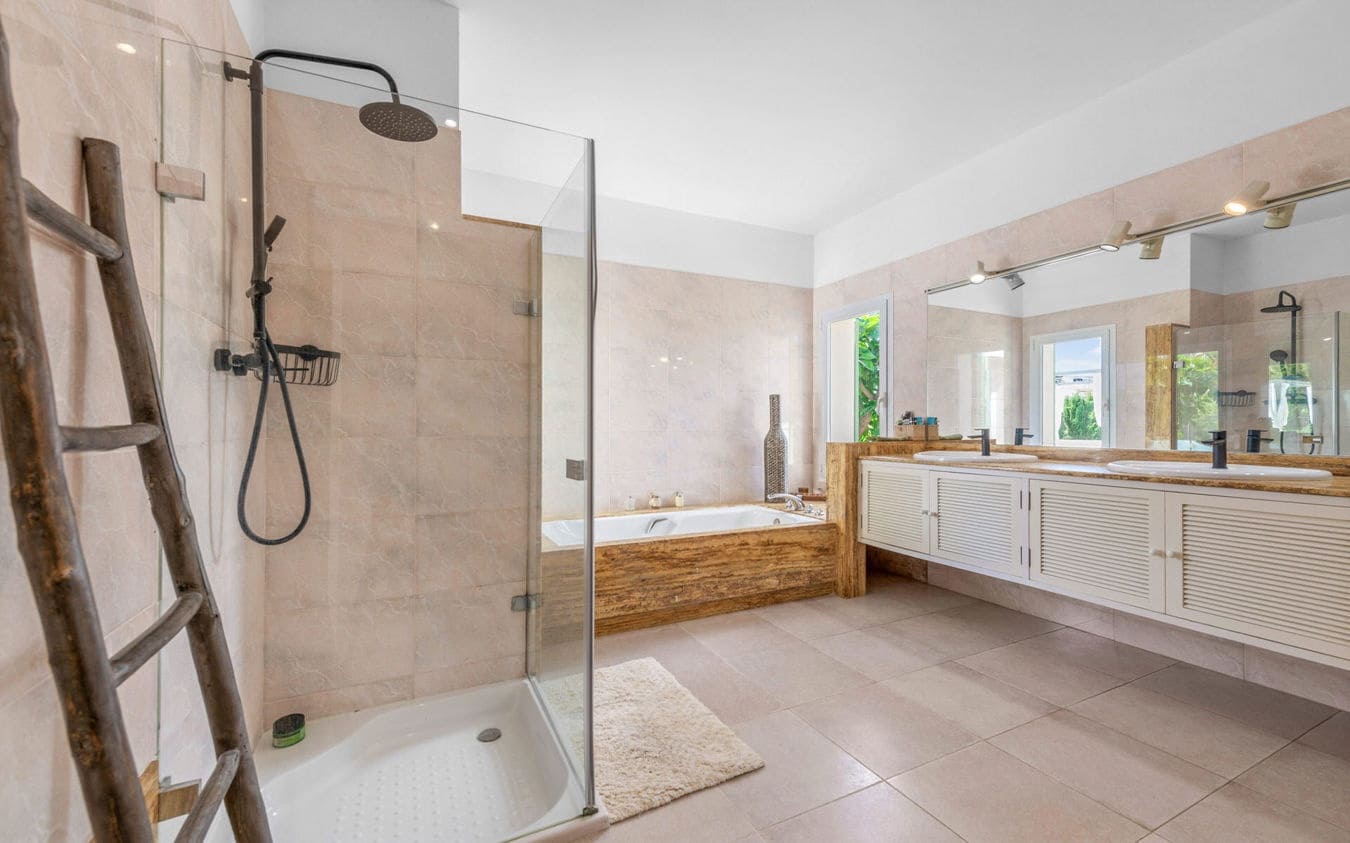 4 makuuhuone Huvila myytävänä paikassa Santa Ponsa mukana uima-altaan 
autotalli - 2 800 000 € (Ref: 9462655)