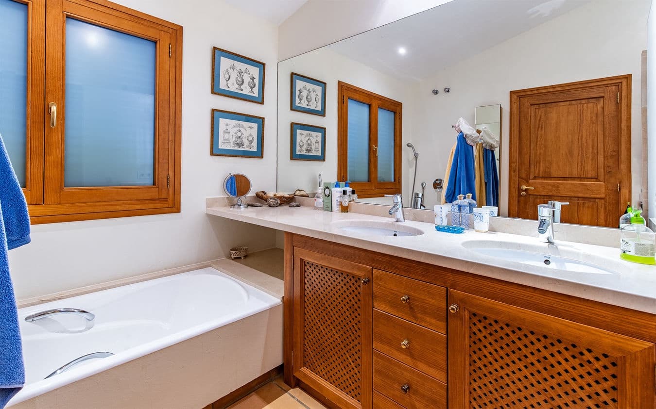 Finca/Casa Rural de 4 habitaciones en Valldemosa en venta con piscina garaje - 7.000.000 € (Ref: 9467776)