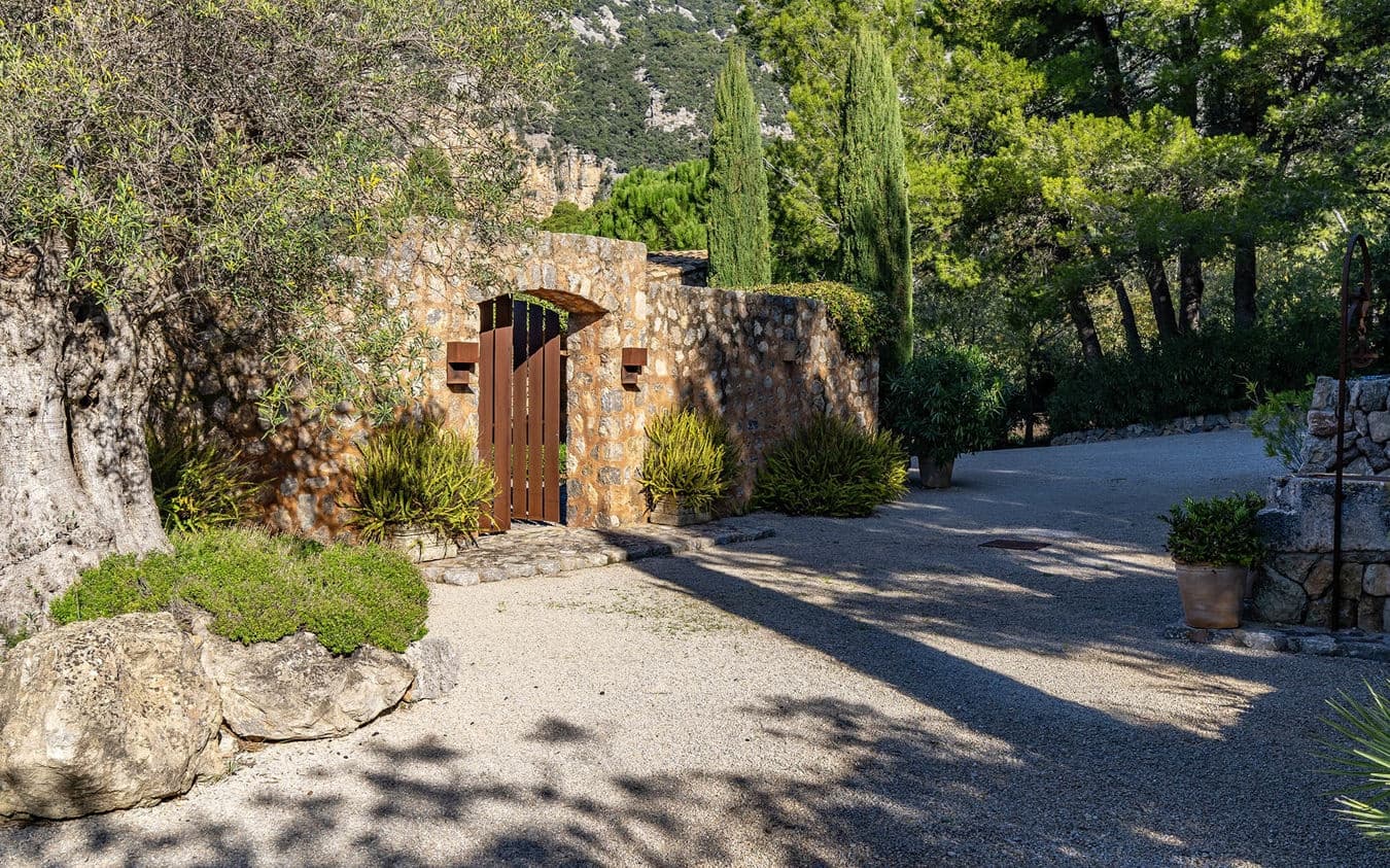 Finca/Casa Rural de 4 habitaciones en Valldemosa en venta con piscina garaje - 7.000.000 € (Ref: 9467776)