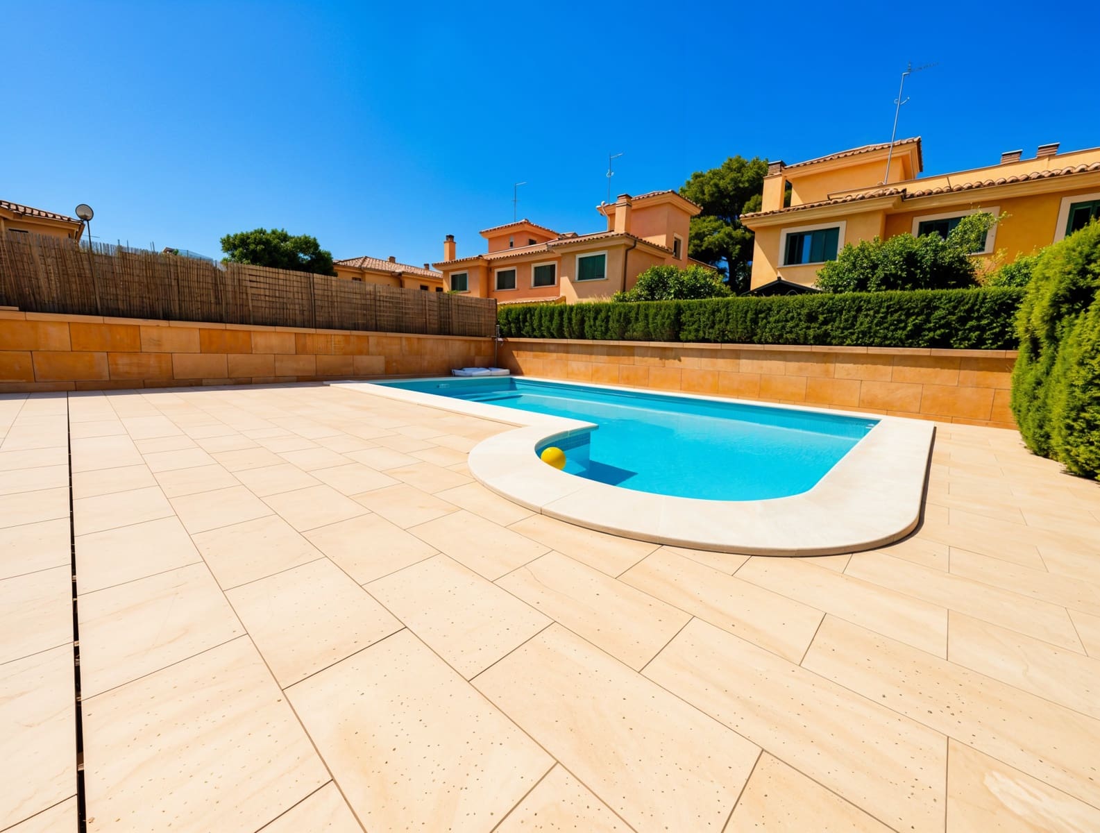 Casa de 3 habitaciones en Puig de Ros en venta con piscina garaje - 745.000 € (Ref: 9469901)