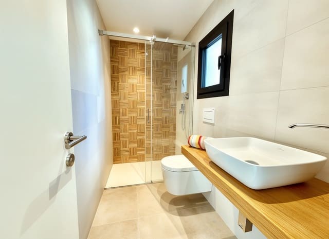 6 soverom Villa til salgs i Santa Ponsa, Calvià med svømmebasseng garasje - € 4 495 000 (Ref: 9469902)