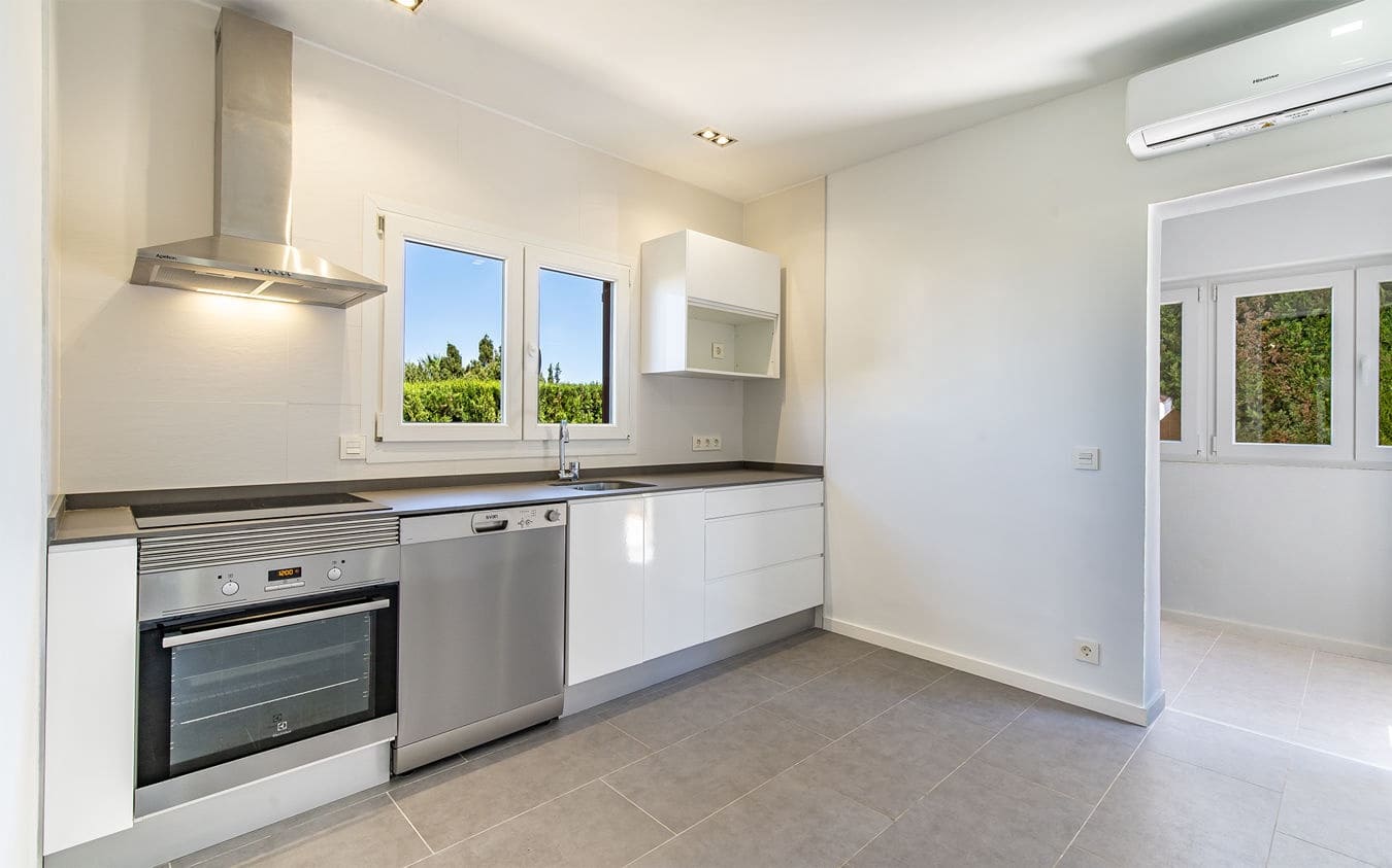 3 bedroom Villa for sale in Badia Blava with pool garage - € 1,190,000 (Ref: 9471575)