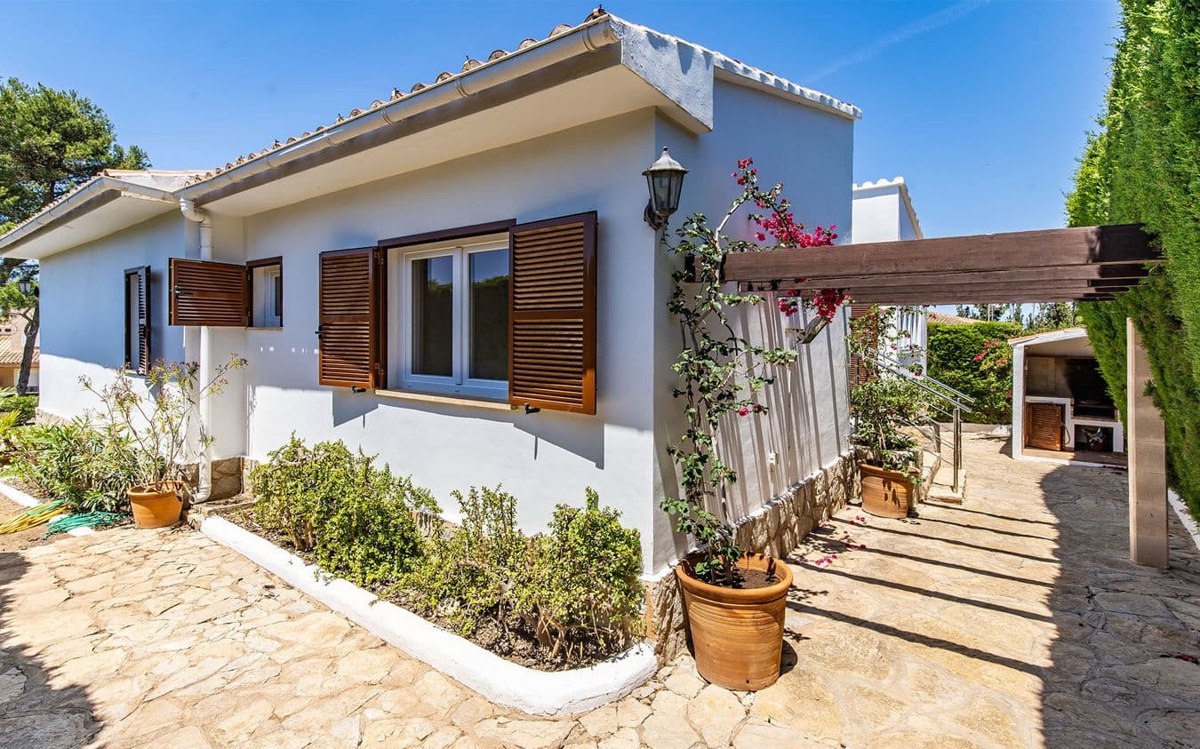 3 bedroom Villa for sale in Badia Blava with pool garage - € 1,190,000 (Ref: 9471575)