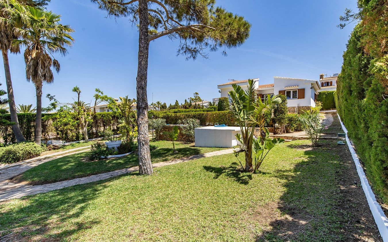 3 bedroom Villa for sale in Badia Blava with pool garage - € 1,190,000 (Ref: 9471575)