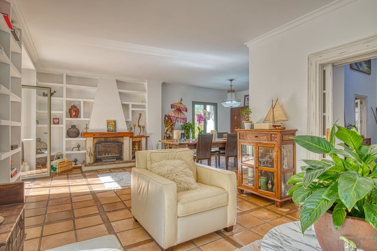 5 bedroom Finca/Country House for sale in Esporles with pool garage - € 1,900,000 (Ref: 9474380)