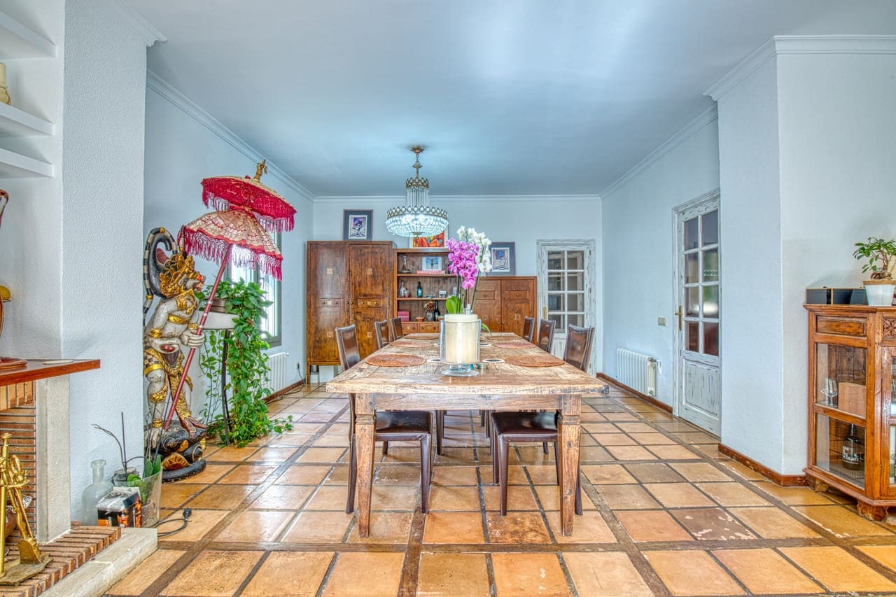 5 bedroom Finca/Country House for sale in Esporles with pool garage - € 1,900,000 (Ref: 9474380)