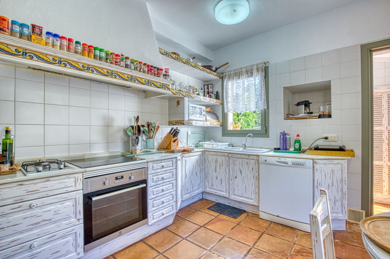 5 bedroom Finca/Country House for sale in Esporles with pool garage - € 1,900,000 (Ref: 9474380)