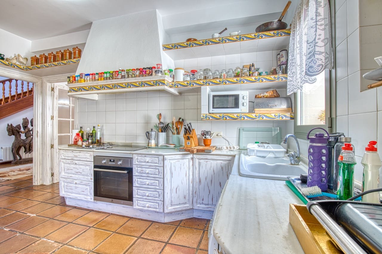 5 bedroom Finca/Country House for sale in Esporles with pool garage - € 1,900,000 (Ref: 9474380)