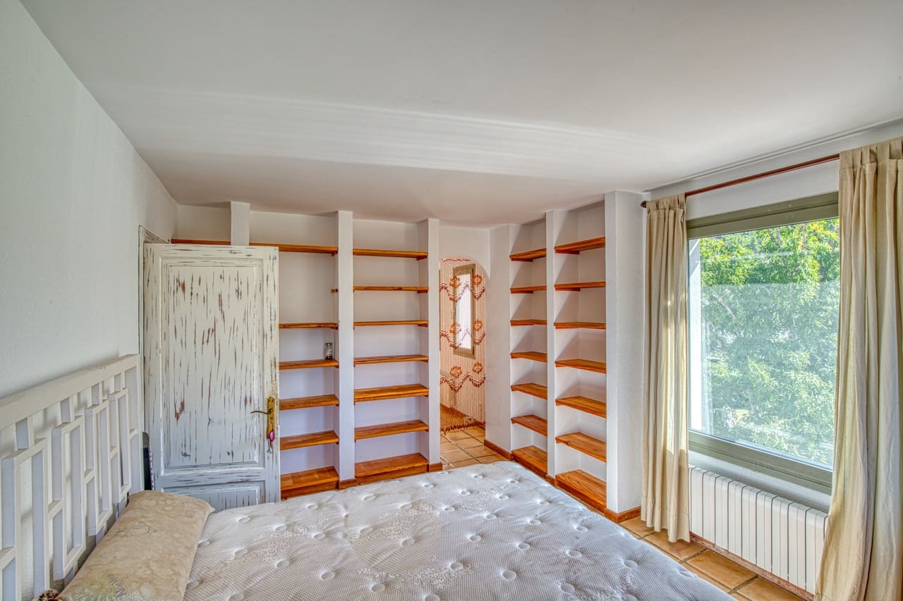 5 bedroom Finca/Country House for sale in Esporles with pool garage - € 1,900,000 (Ref: 9474380)