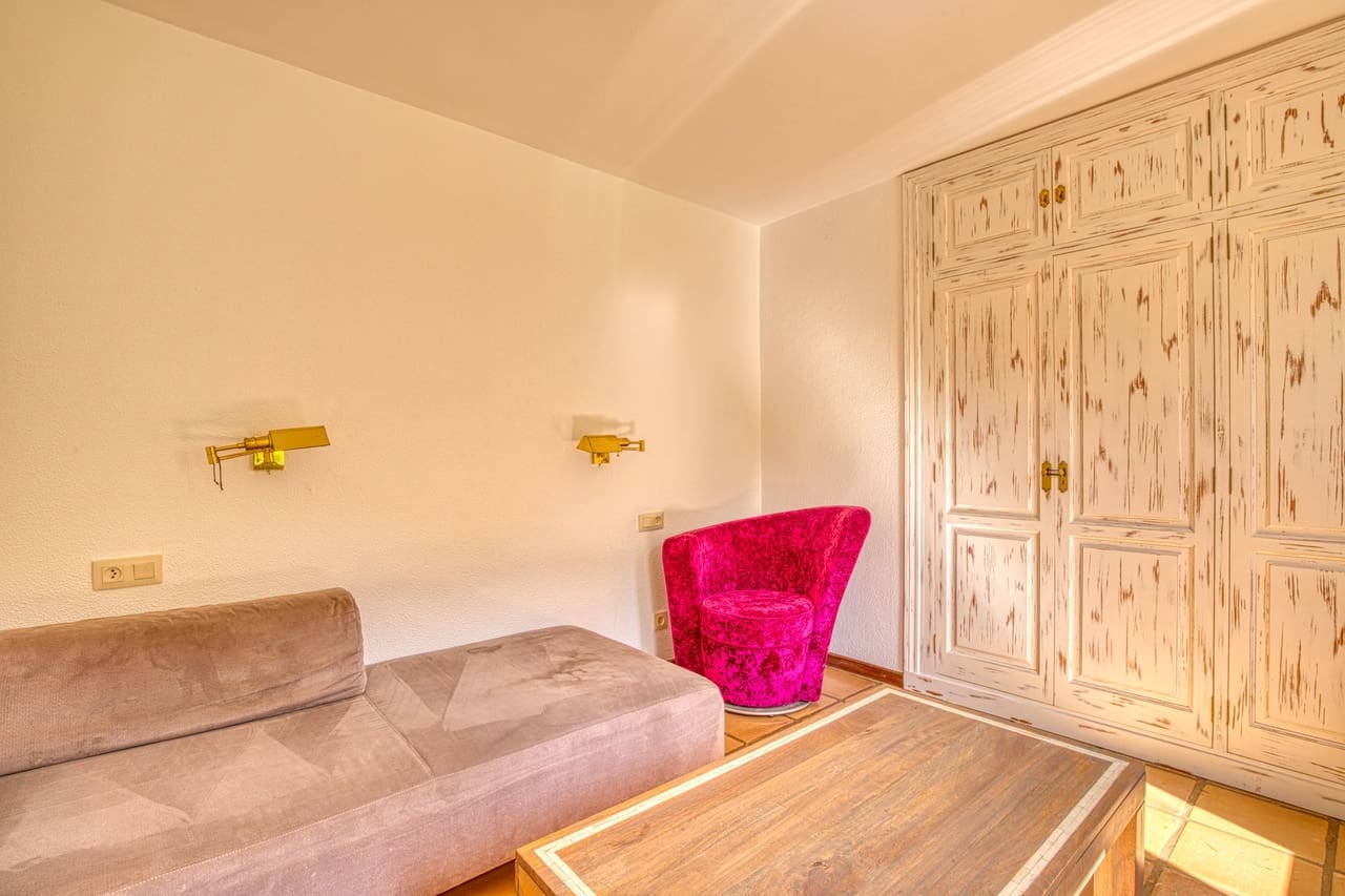 5 bedroom Finca/Country House for sale in Esporles with pool garage - € 1,900,000 (Ref: 9474380)