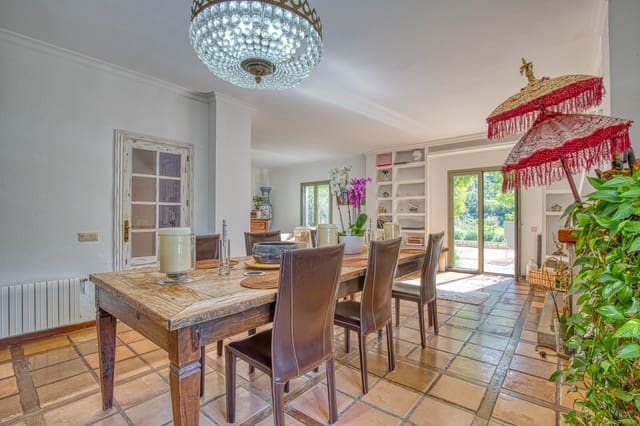 5 bedroom Finca/Country House for sale in Esporles with pool garage - € 1,900,000 (Ref: 9474380)