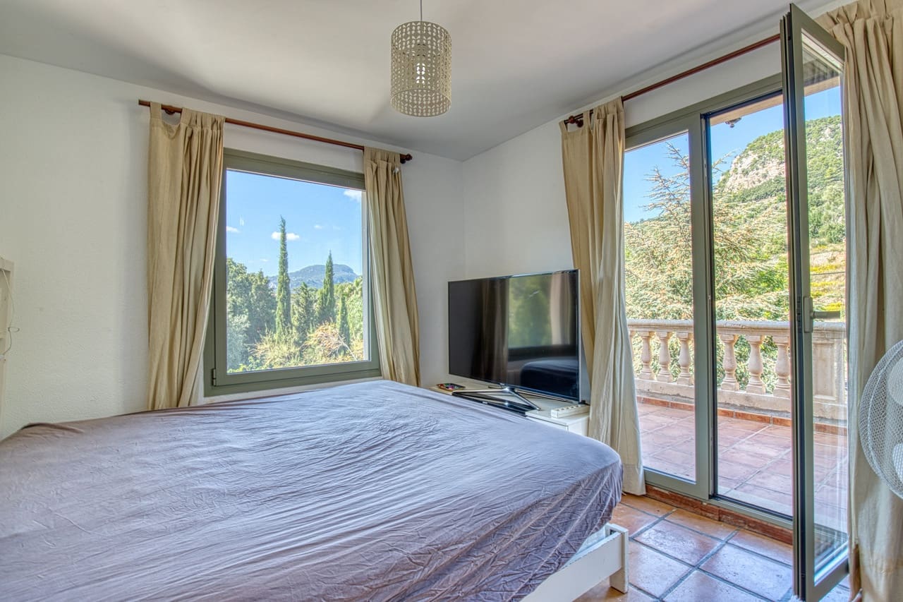 5 bedroom Finca/Country House for sale in Esporles with pool garage - € 1,900,000 (Ref: 9474380)