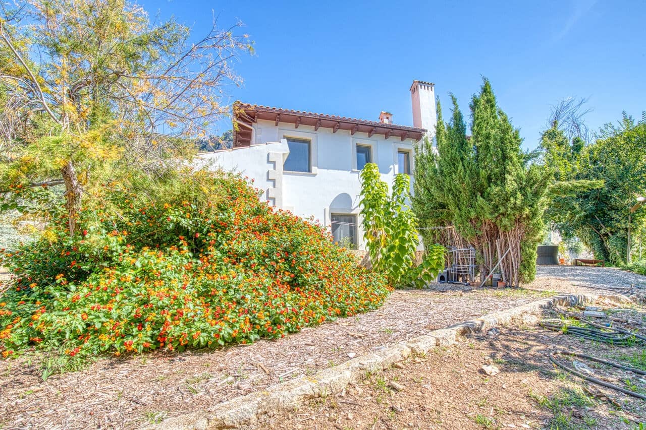 5 bedroom Finca/Country House for sale in Esporles with pool garage - € 1,900,000 (Ref: 9474380)