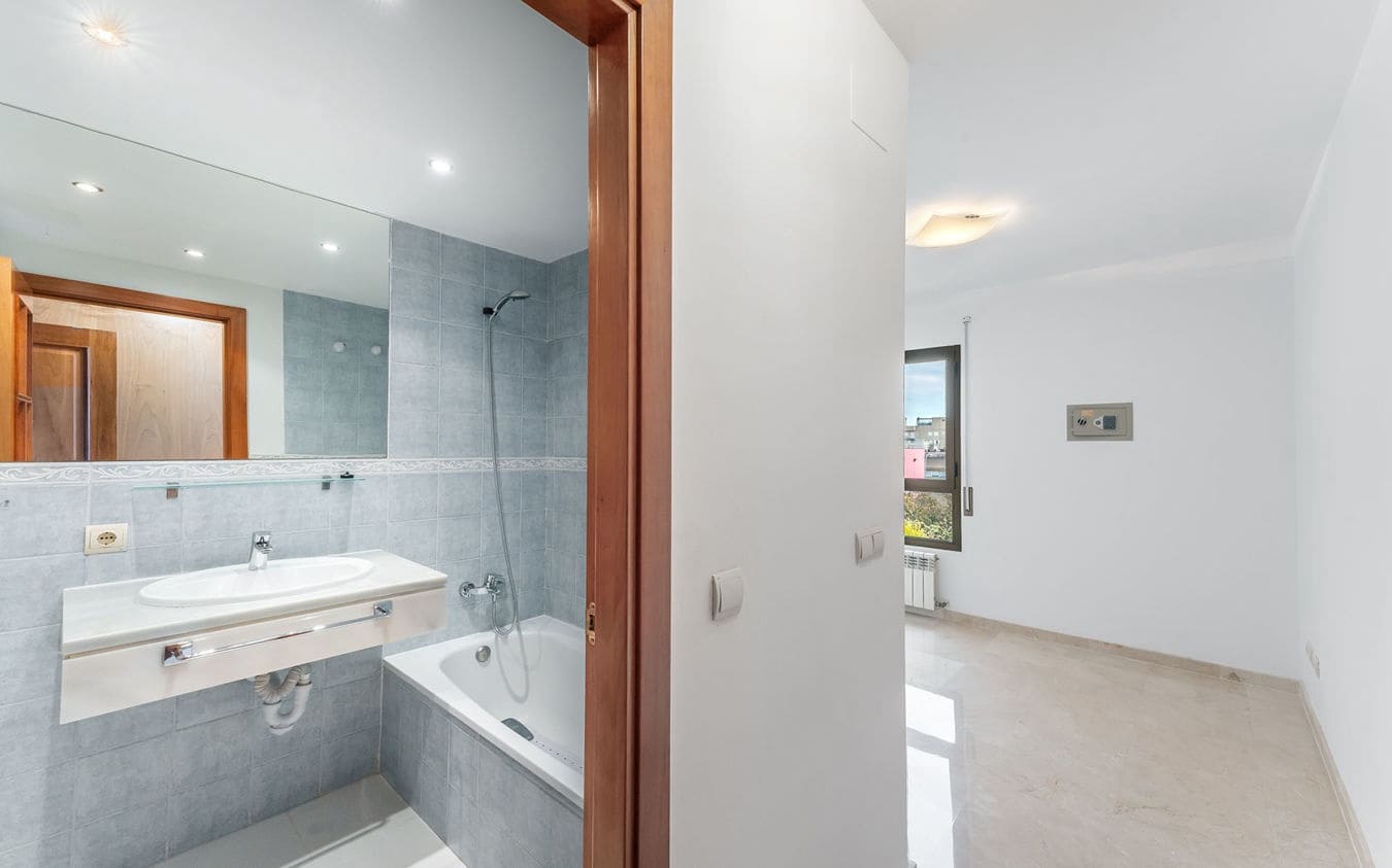 2 makuuhuone Huoneisto myytävänä paikassa Palma de Mallorca mukana uima-altaan 
autotalli - 1 140 000 € (Ref: 9474382)