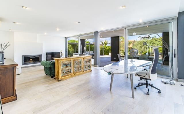 5 makuuhuone Huvila myytävänä paikassa Sa Torre (Llucmajor), Llucmajor mukana uima-altaan 
autotalli - 1 700 000 € (Ref: 9474383)