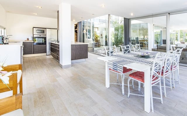 5 makuuhuone Huvila myytävänä paikassa Sa Torre (Llucmajor), Llucmajor mukana uima-altaan 
autotalli - 1 700 000 € (Ref: 9474383)