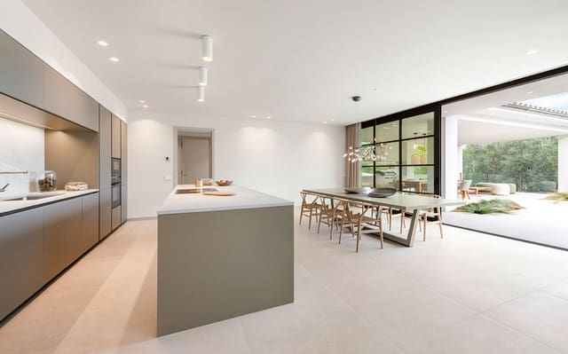 4 soverom Villa til salgs i La Bonanova, Palma de Mallorca med svømmebasseng garasje - € 4 800 000 (Ref: 9474465)