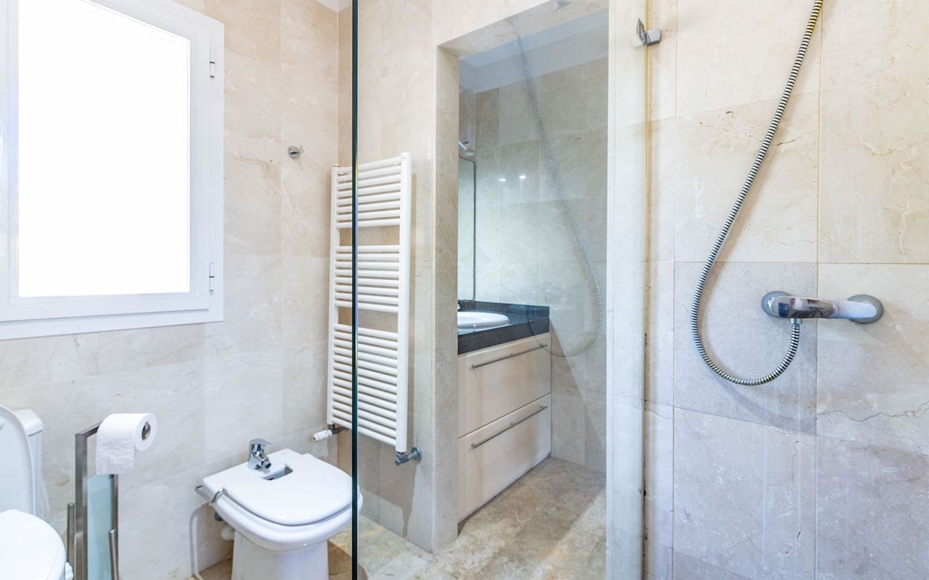 4 sypialnia Dom blizniak na sprzedaż w Puig de Ros z basenem garażem - 3 195 000 € (Ref: 9474466)