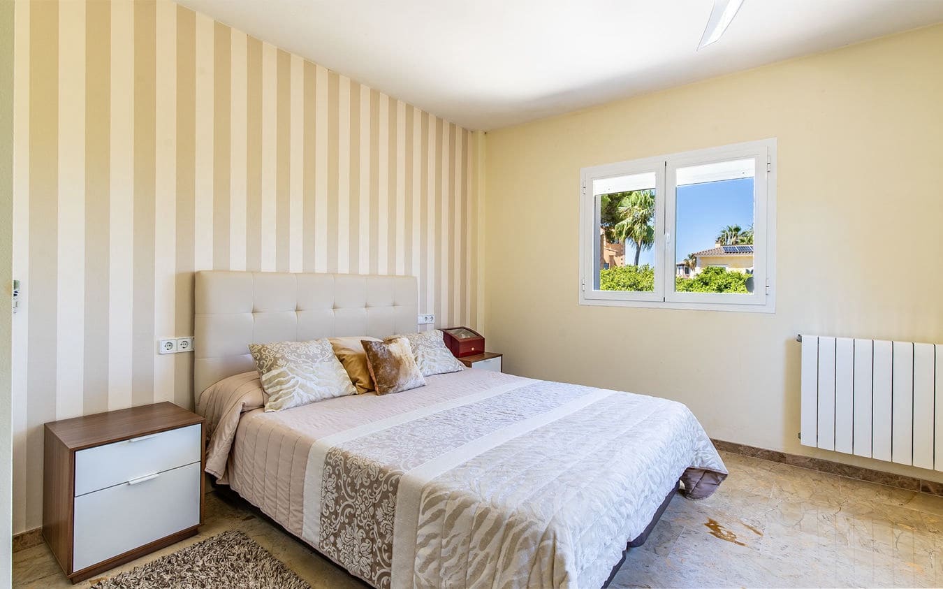 4 sypialnia Dom blizniak na sprzedaż w Puig de Ros z basenem garażem - 3 195 000 € (Ref: 9474466)