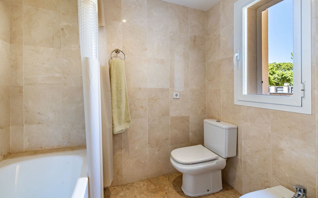 4 sypialnia Dom blizniak na sprzedaż w Puig de Ros z basenem garażem - 3 195 000 € (Ref: 9474466)