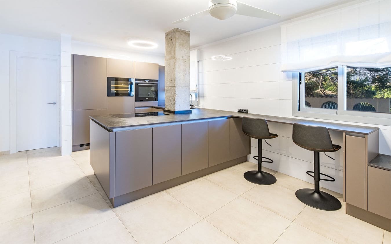 5 bedroom Apartment for sale in Magalluf with garage - € 1,630,000 (Ref: 9478901)