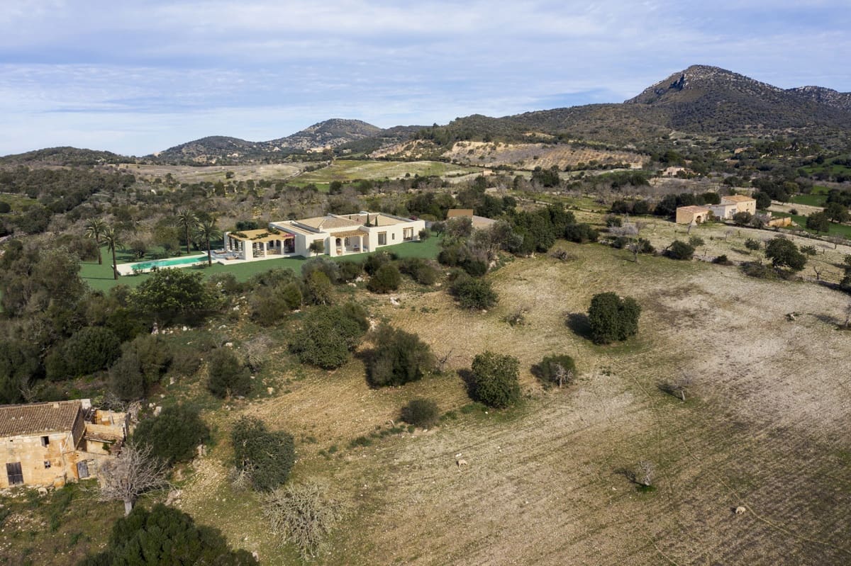 4 soveværelse Finca/Landehus til salg i Manacor med swimmingpool garage - € 5.000.000 (Ref: 9479205)