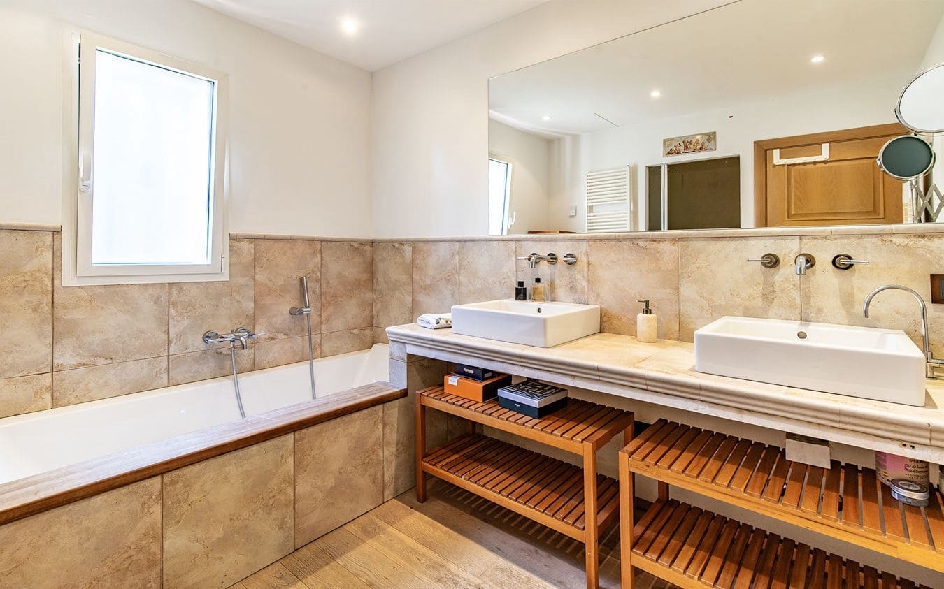 3 bedroom Villa for sale in Santa Ponsa with pool garage - € 1,850,000 (Ref: 9486481)