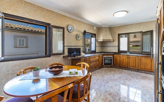 3 soveværelse Villa til salg i Marratxí med swimmingpool garage - € 1.250.000 (Ref: 9486483)