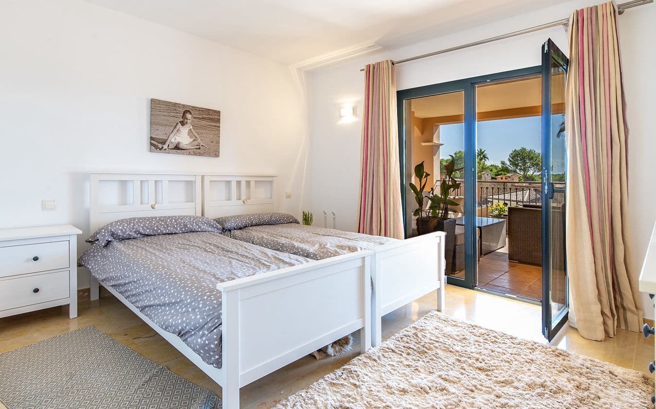 3 bedroom Penthouse for sale in Santa Ponsa with pool garage - € 1,390,000 (Ref: 9486578)