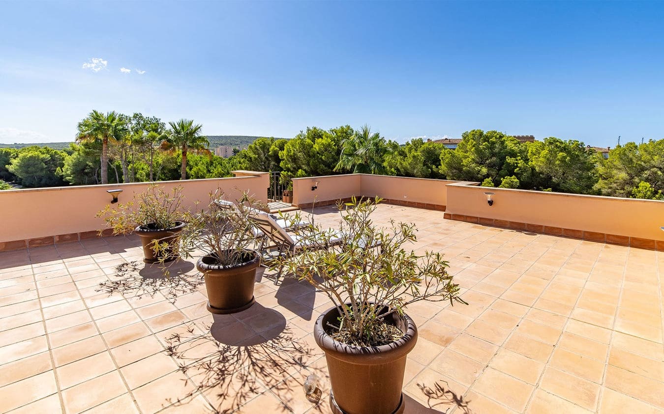 3 bedroom Penthouse for sale in Santa Ponsa with pool garage - € 1,390,000 (Ref: 9486578)