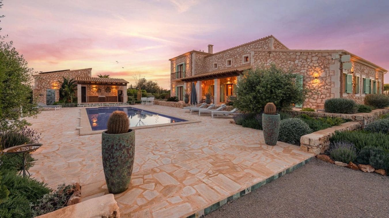 5 soveværelse Villa til salg i Llucmajor med swimmingpool garage - € 5.950.000 (Ref: 9486580)