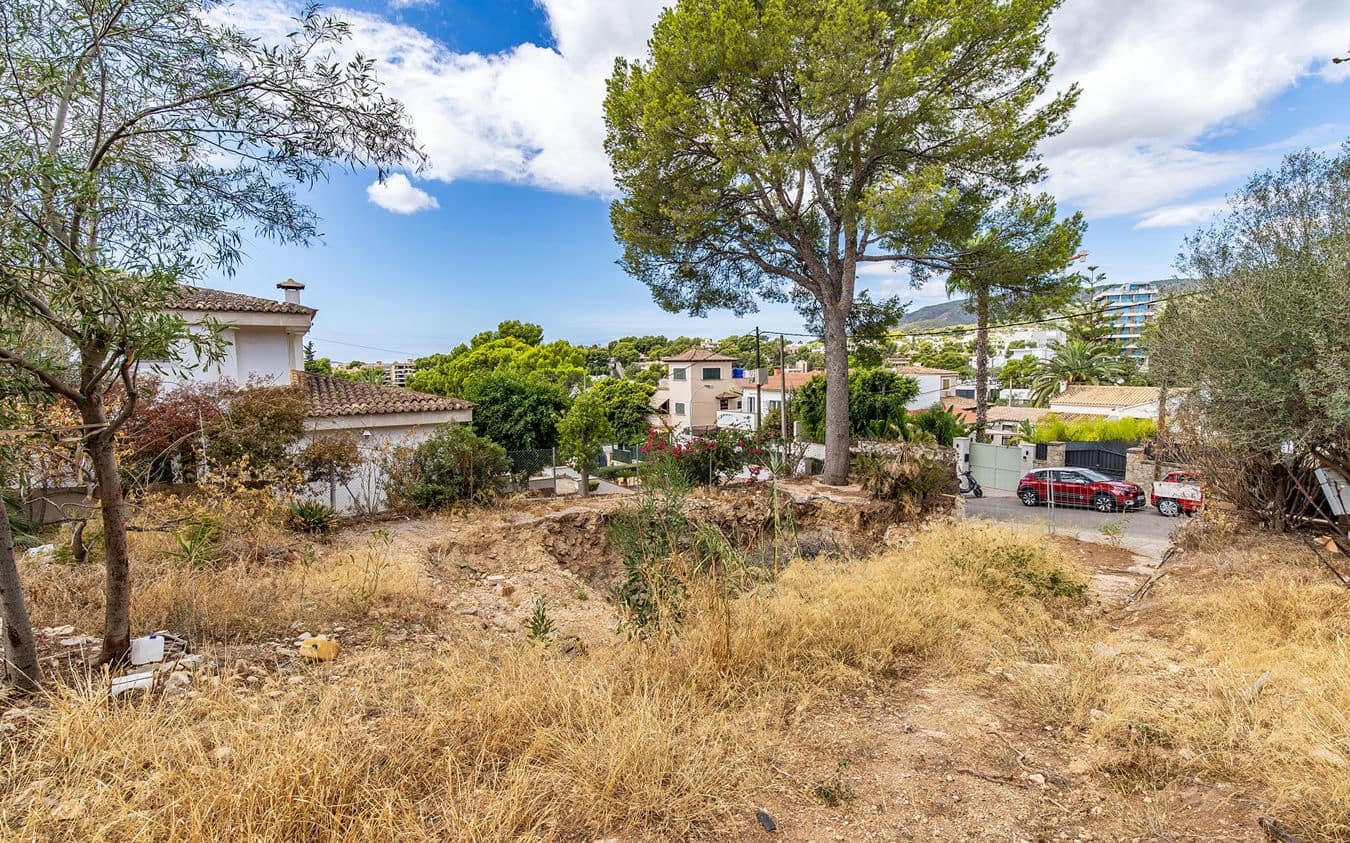 Grunde uden byggetilladelser til salg i Bendinat - € 3.100.000 (Ref: 9487978)