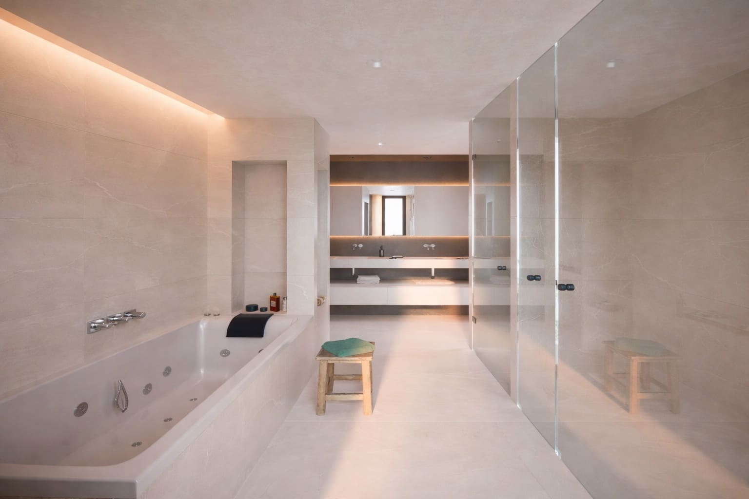 4 bedroom Villa for sale in Cala Millor with pool garage - € 1,650,000 (Ref: 9488421)