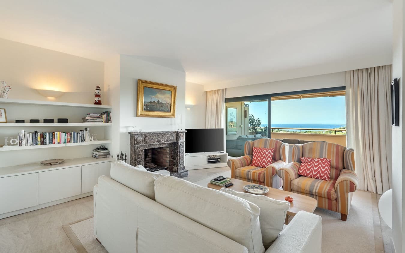 3 bedroom Penthouse for sale in Bendinat with pool garage - € 2,395,000 (Ref: 9495539)