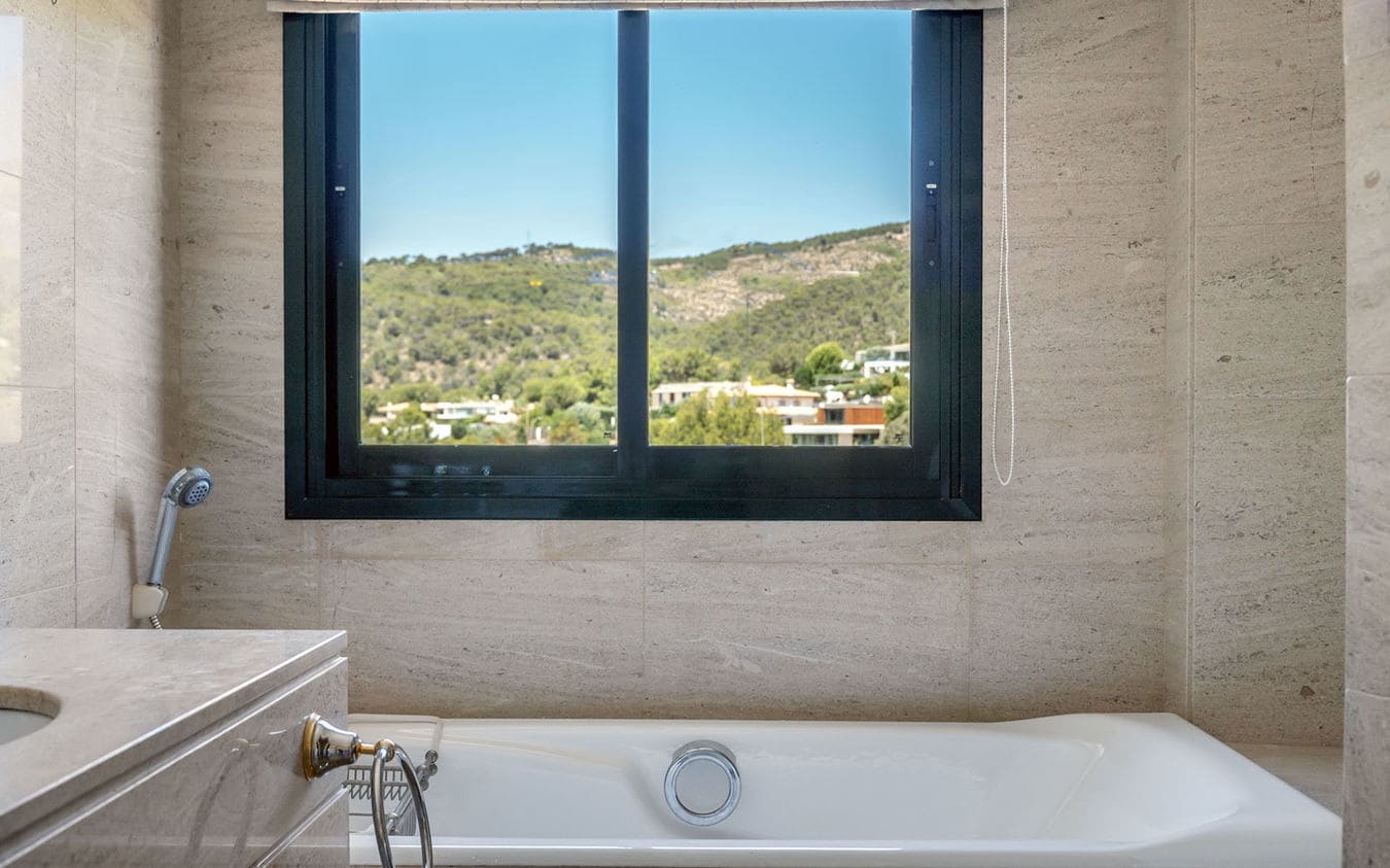 3 bedroom Penthouse for sale in Bendinat with pool garage - € 2,395,000 (Ref: 9495539)