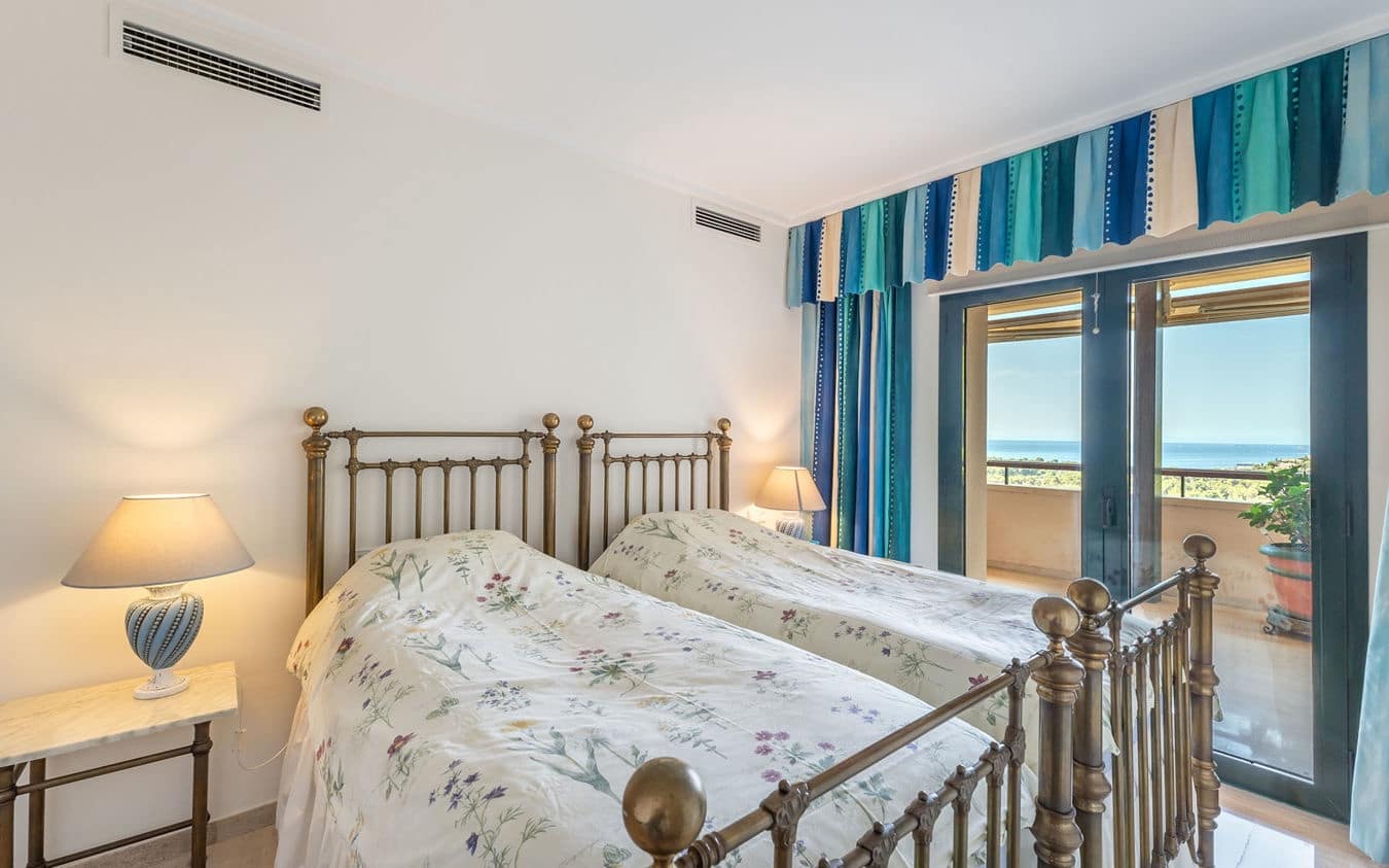 3 bedroom Penthouse for sale in Bendinat with pool garage - € 2,395,000 (Ref: 9495539)