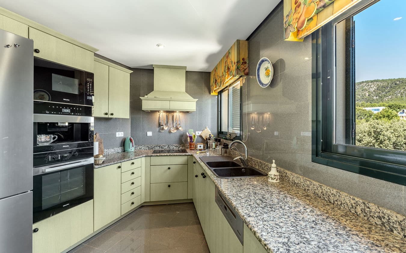 3 bedroom Penthouse for sale in Bendinat with pool garage - € 2,395,000 (Ref: 9495539)