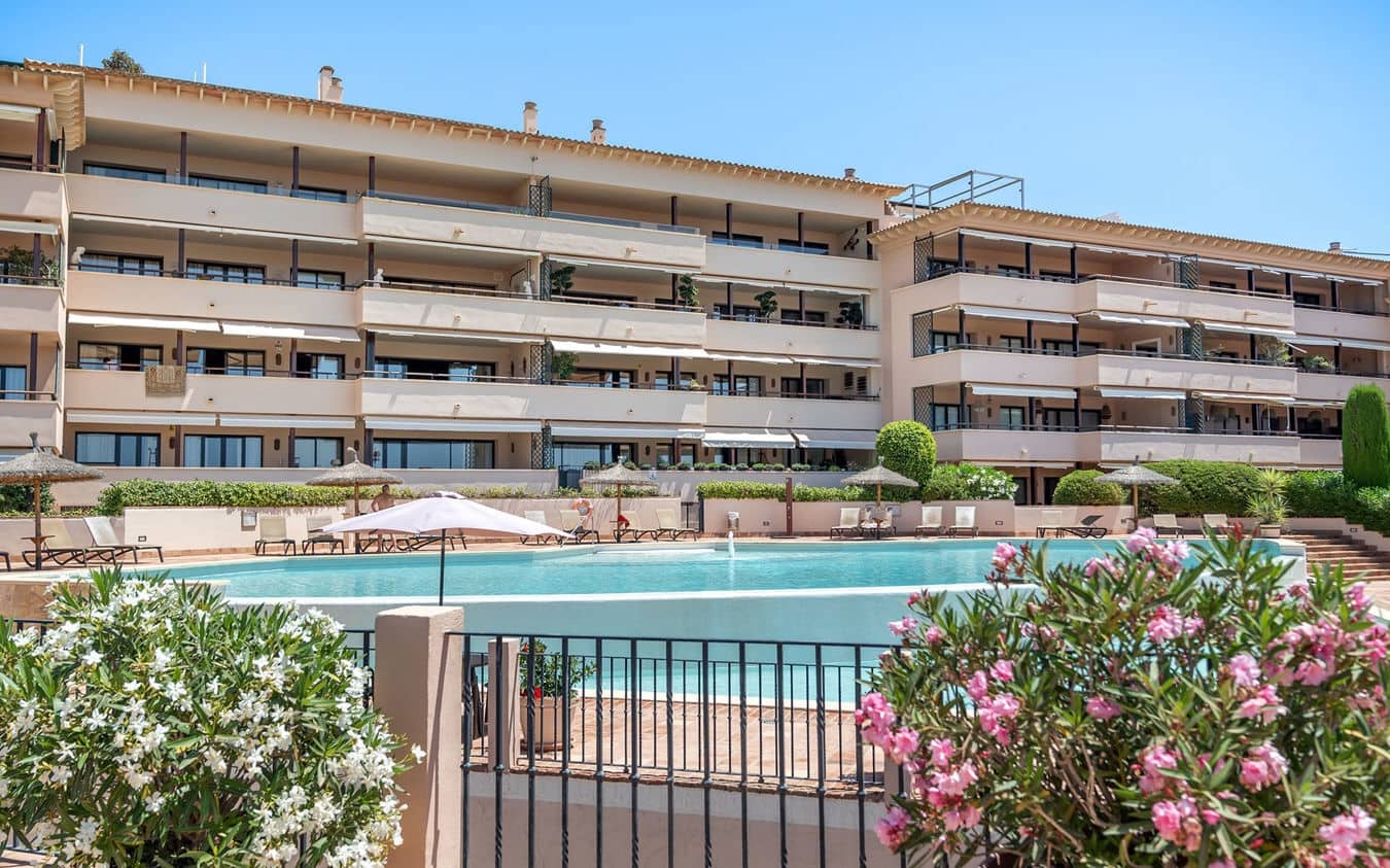 3 bedroom Penthouse for sale in Bendinat with pool garage - € 2,395,000 (Ref: 9495539)