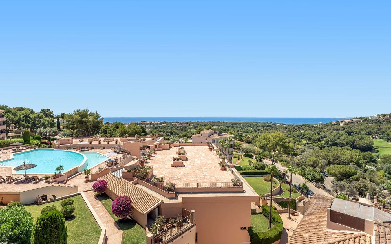 3 bedroom Penthouse for sale in Bendinat with pool garage - € 2,395,000 (Ref: 9495539)