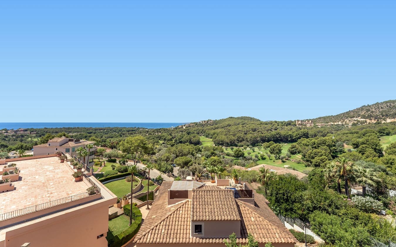 3 bedroom Penthouse for sale in Bendinat with pool garage - € 2,395,000 (Ref: 9495539)