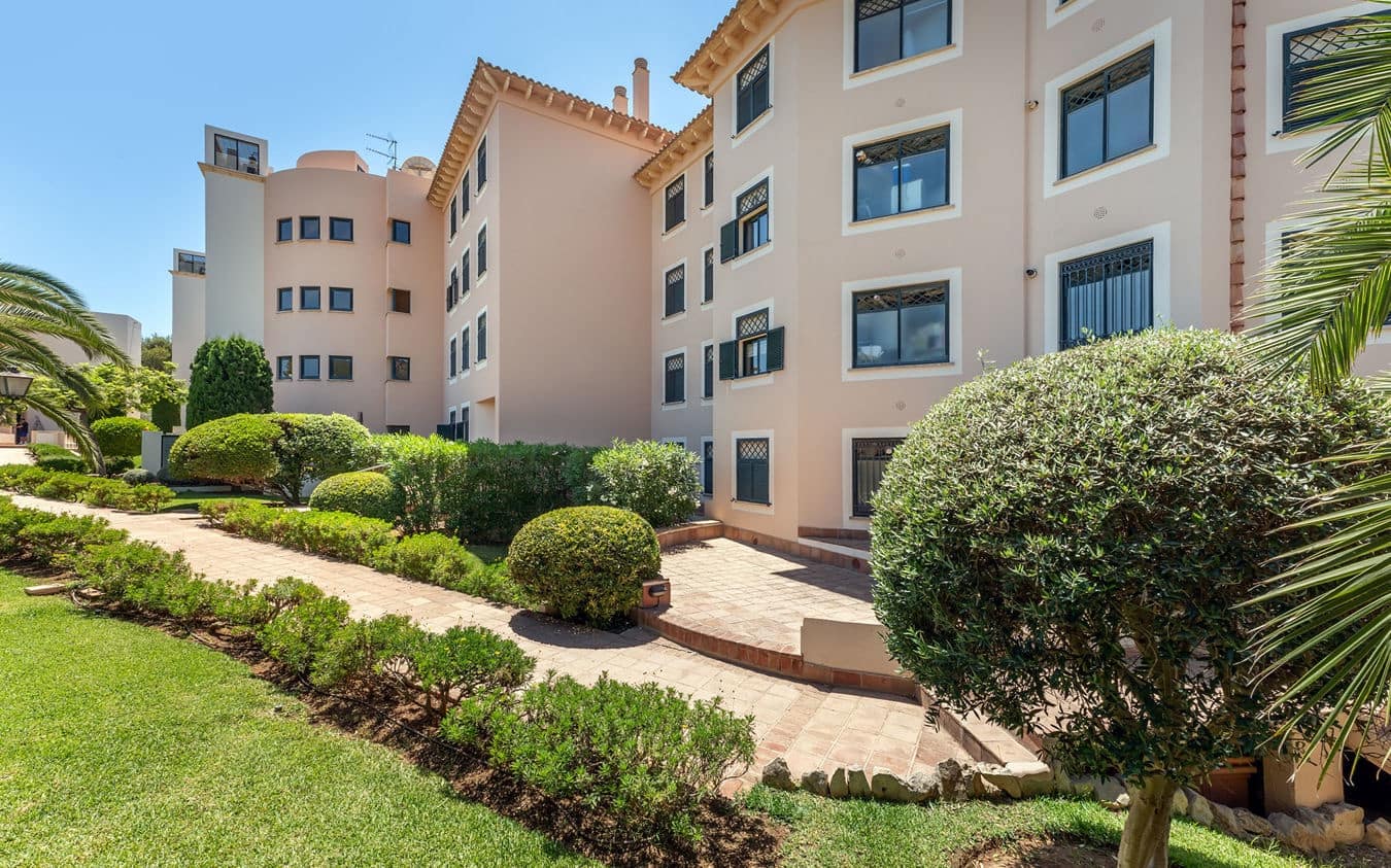 3 bedroom Penthouse for sale in Bendinat with pool garage - € 2,395,000 (Ref: 9495539)