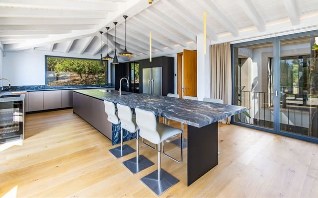 7 makuuhuone Huvila myytävänä paikassa Cala Vinyes / Cala Vinyas / Cala Viñas, Calvià mukana uima-altaan 
autotalli - 24 000 000 € (Ref: 9516480)