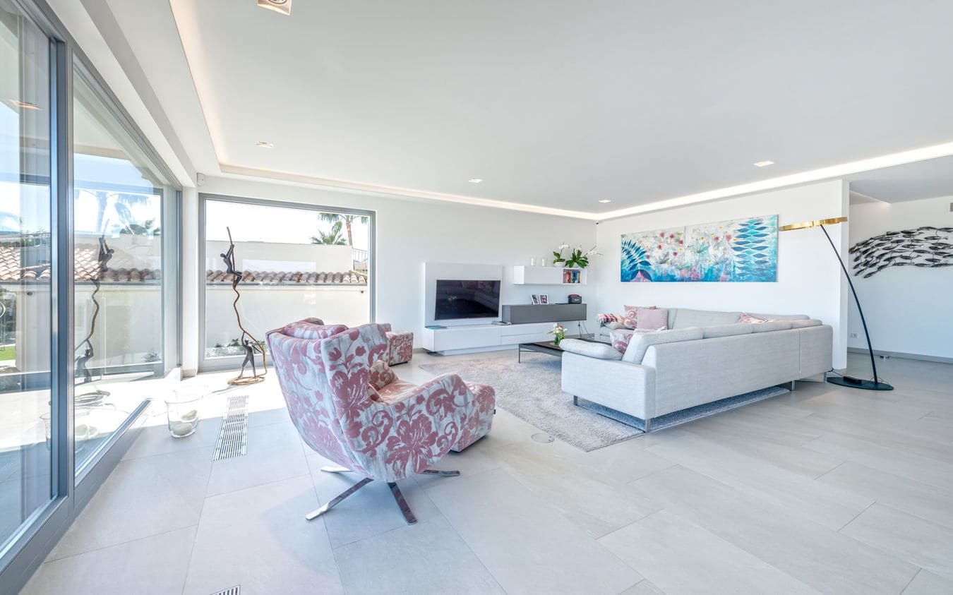 Chalet de 5 habitaciones en Santa Ponsa en venta con piscina garaje - 5.900.000 € (Ref: 9516483)