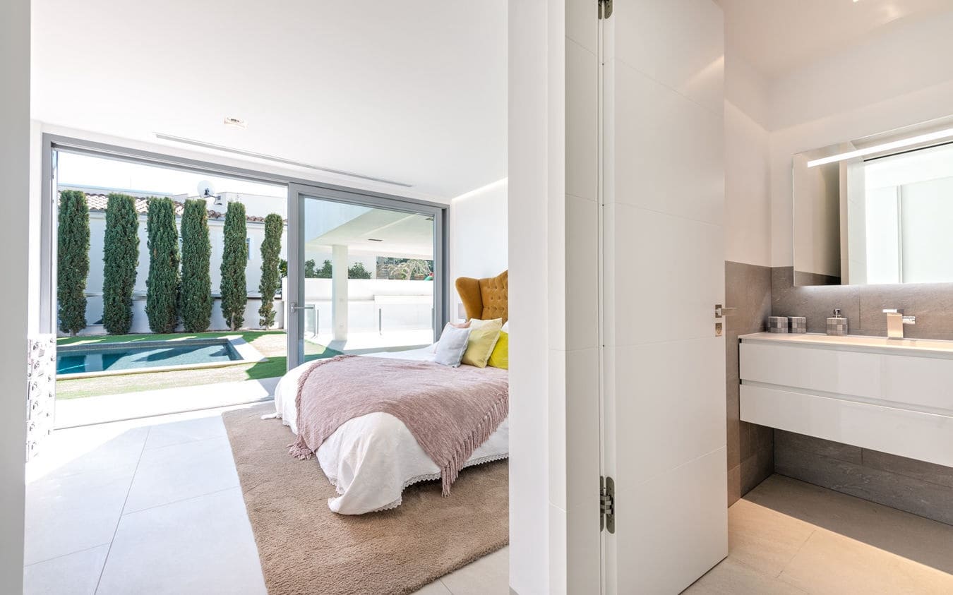 Chalet de 5 habitaciones en Santa Ponsa en venta con piscina garaje - 5.900.000 € (Ref: 9516483)