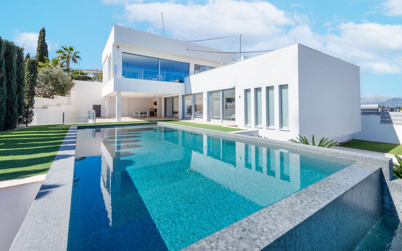 Chalet de 5 habitaciones en Santa Ponsa en venta con piscina garaje - 5.900.000 € (Ref: 9516483)