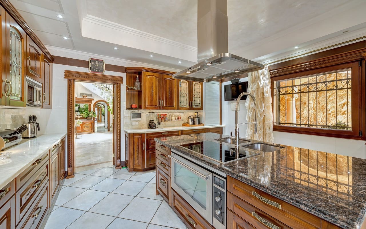 7 bedroom Villa for sale in Puerto de Andratx with pool garage - € 7,400,000 (Ref: 9521410)