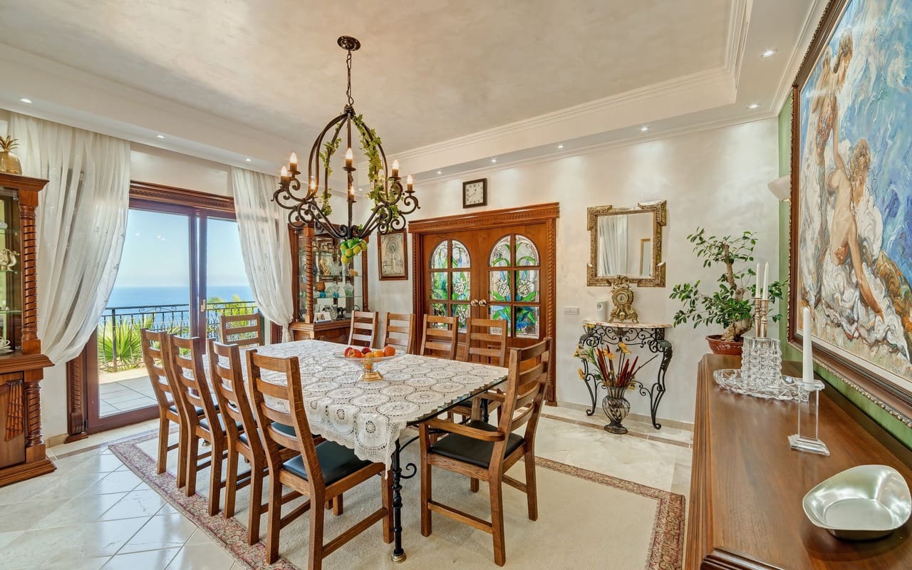 7 bedroom Villa for sale in Puerto de Andratx with pool garage - € 7,400,000 (Ref: 9521410)