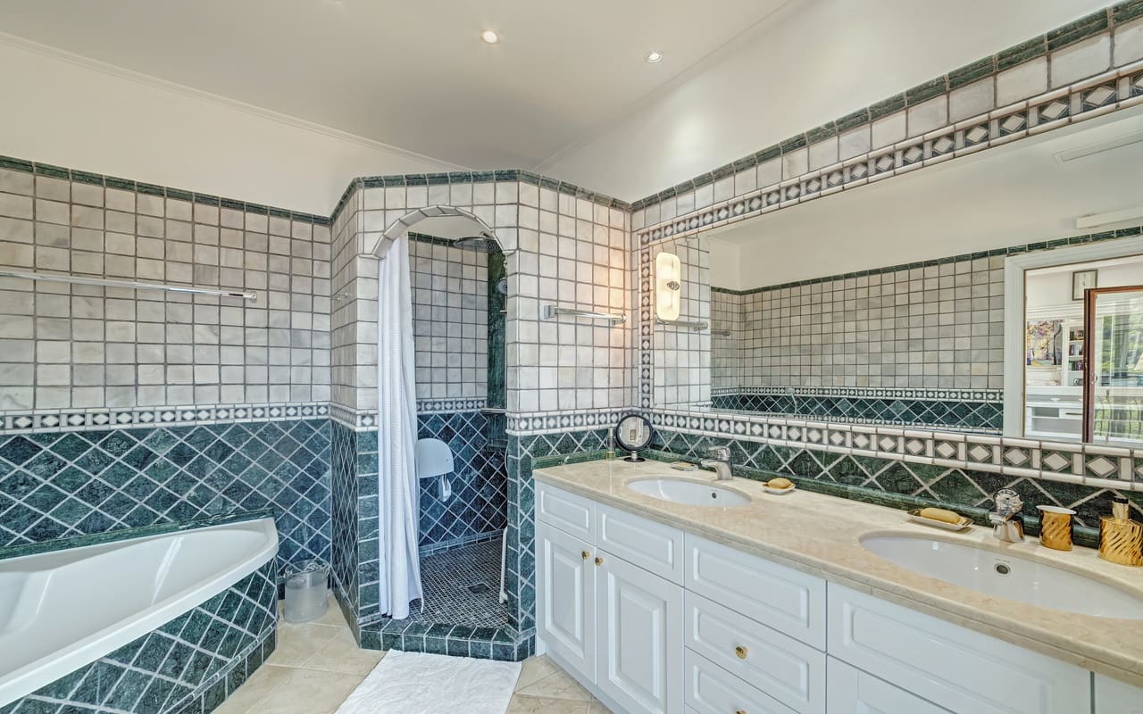 7 bedroom Villa for sale in Puerto de Andratx with pool garage - € 7,400,000 (Ref: 9521410)